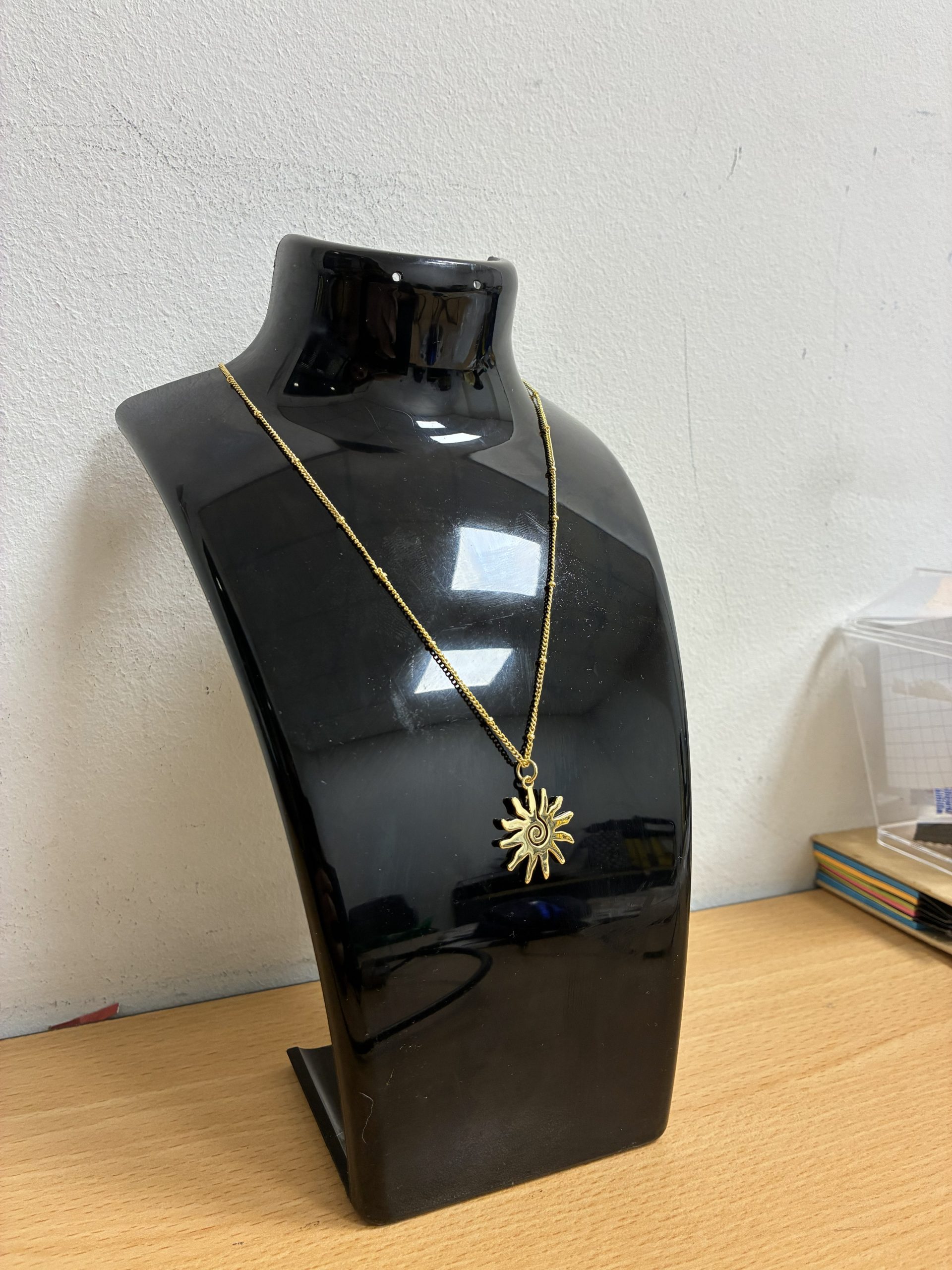 COLLARES DIJE Y BAÑO ORO SOL - Imagen 3