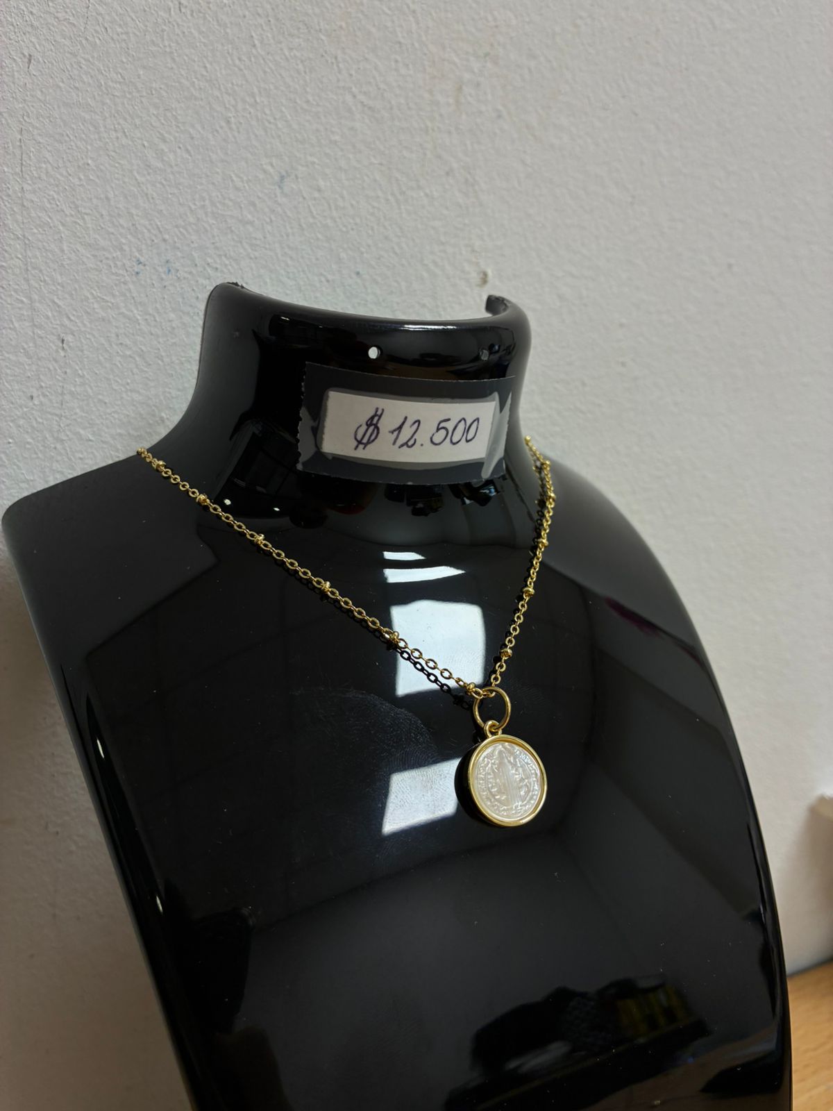 Collar virgen Color blanco